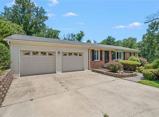 5265 Sweetwater Ct, Greensboro, NC 27407