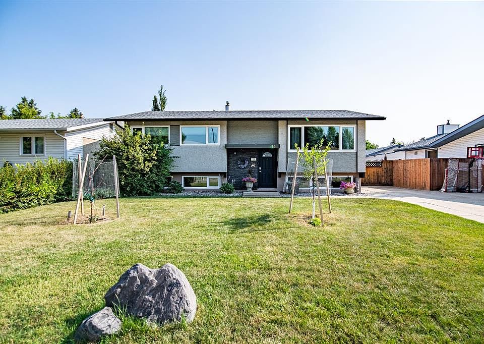 1st image of 21 SW Malcolm Cres