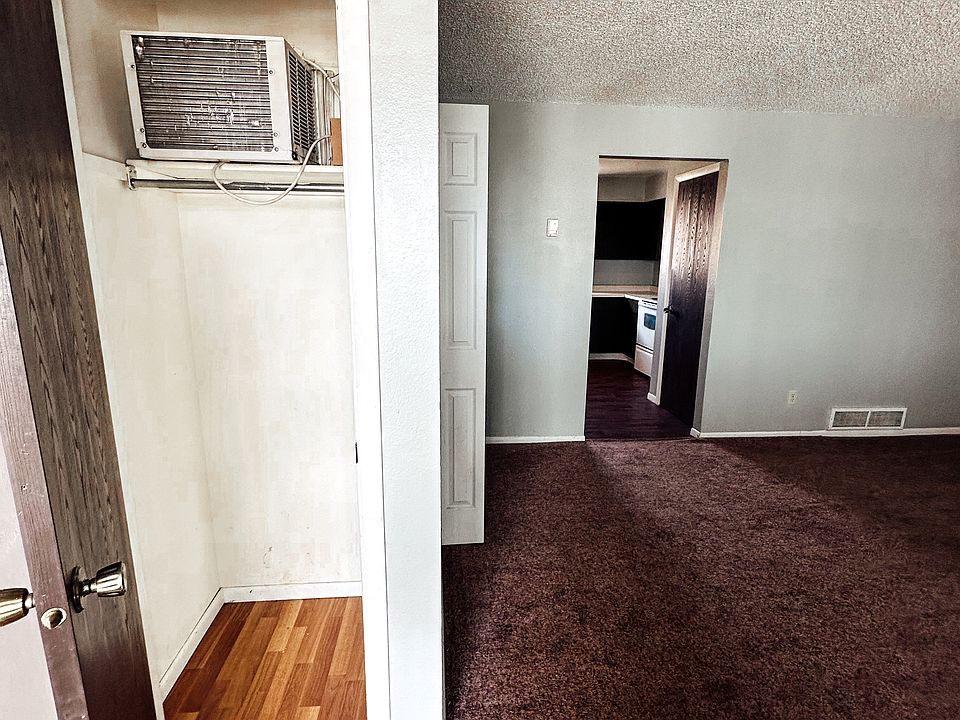 1st image of 1627 W Maple St #B