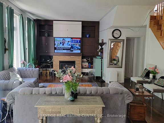 4th image of 1527 Stewart Cres