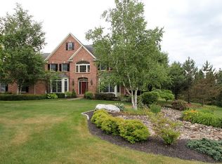 60 Indian Pipe Dr, Wynantskill, NY 12198