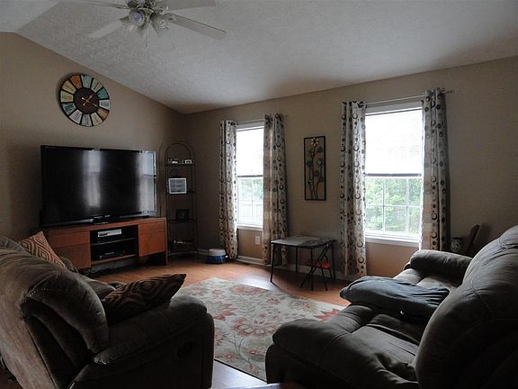 4th image of 508 Park Hills St
