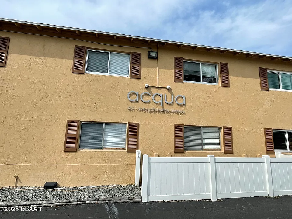 411 N Halifax Ave #106