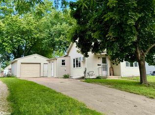 115 N West St, Carroll, IA 51401