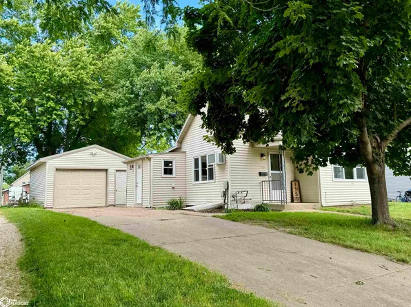 115 N West St, Carroll, IA 51401