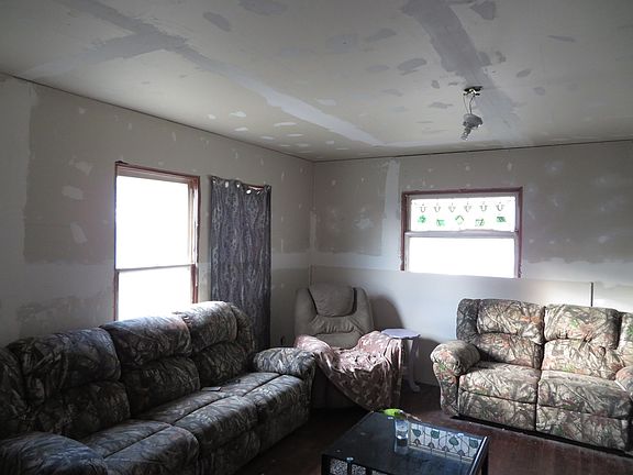 5th image of 105 W Waldstein Ave