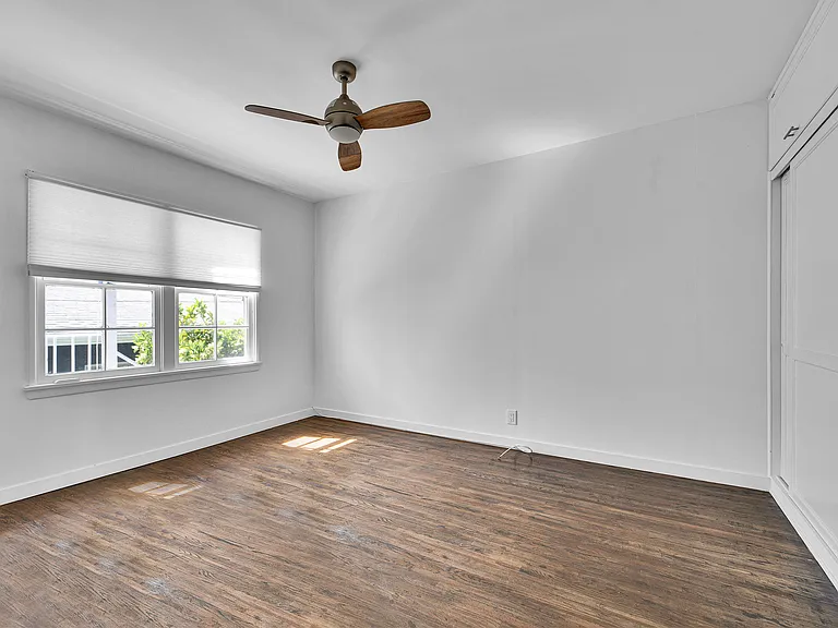 10706 Holman Ave — Photo 8