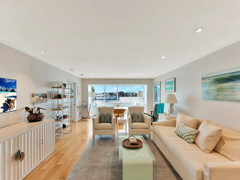 600 Riomar Dr #16 — Photo 8