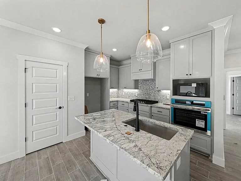 6905 SW Basswood Ave — Photo 3