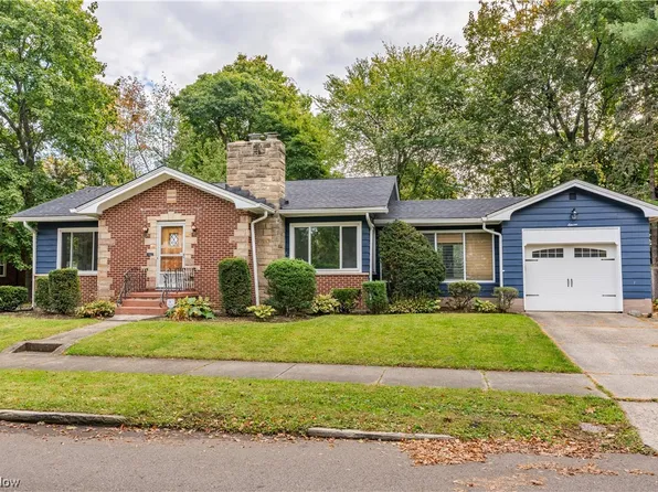 11 Castle Blvd, Akron, OH 44313