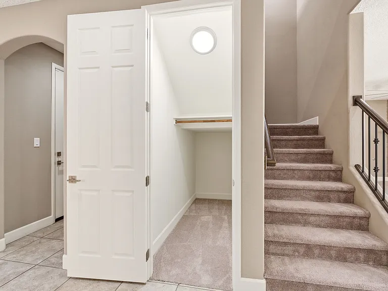 1504 Challedon Dr SE — Photo 7
