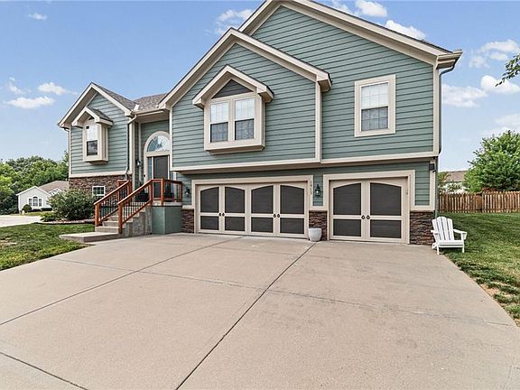 3rd image of 1913 White Tail Ln