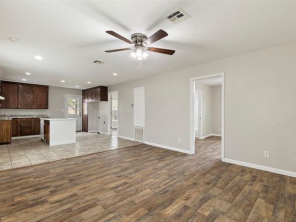 5th image of 506 N Oak St