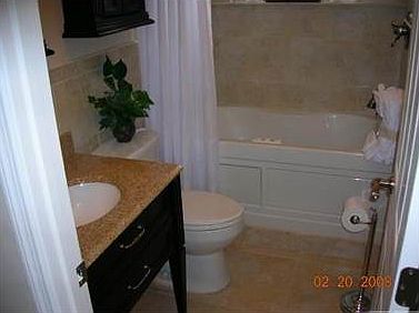 5th image of 425 Brittany Dr #I