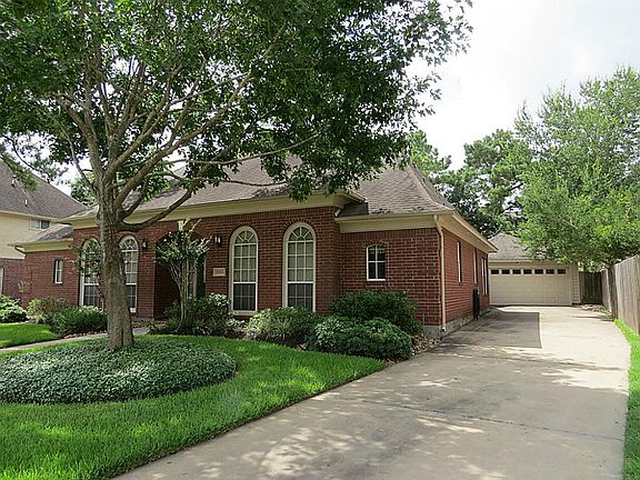 Detached Garage