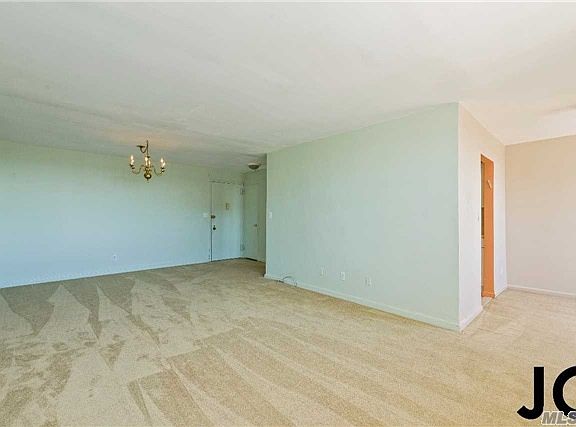 4th image of 333 E Broadway APT 3H