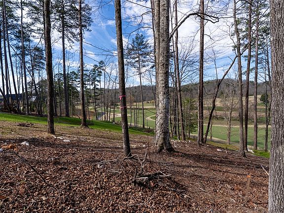 4th image of 5 Fairways Edge Dr