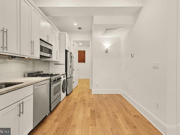4th image of 1929 19th St NW #1