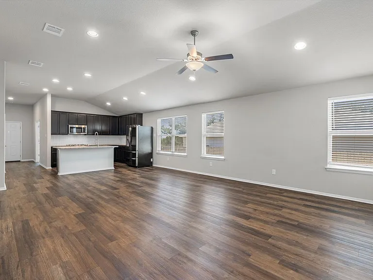 3906 Crockett Ave — Photo 14