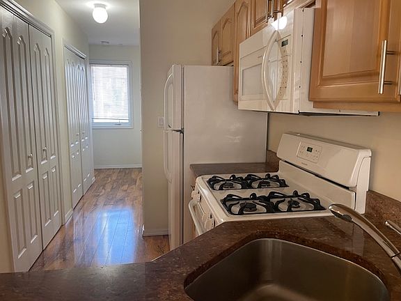 5th image of 19 Kentucky St #201