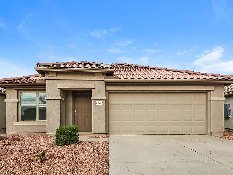 4015 S 59th Ln — Photo 1