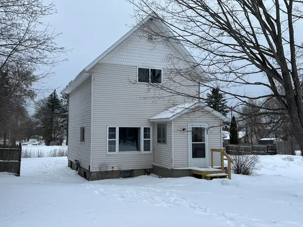 240 North St, Cheboygan, MI 49721