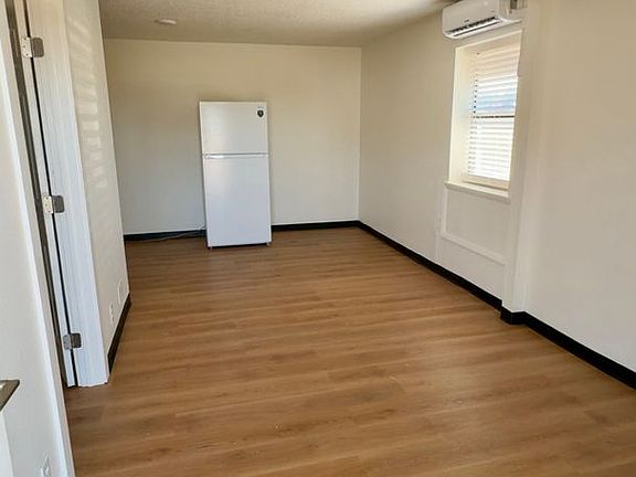 2nd image of 1815 Harding Blvd #6