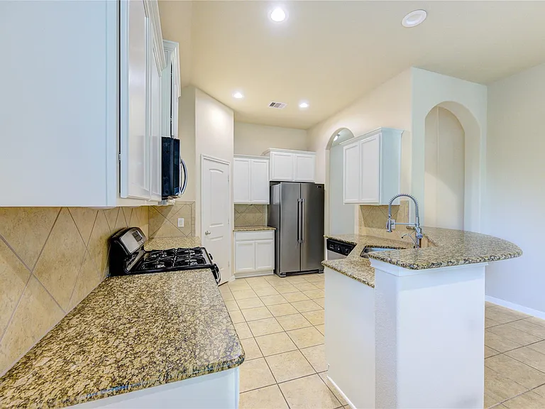 19306 Boulder Bay Ln — Photo 10