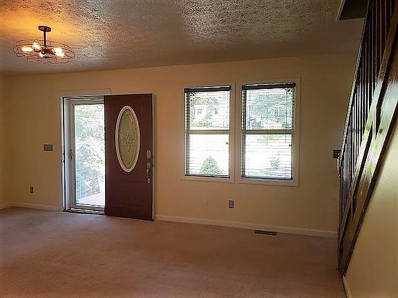 5th image of 603 Watt St