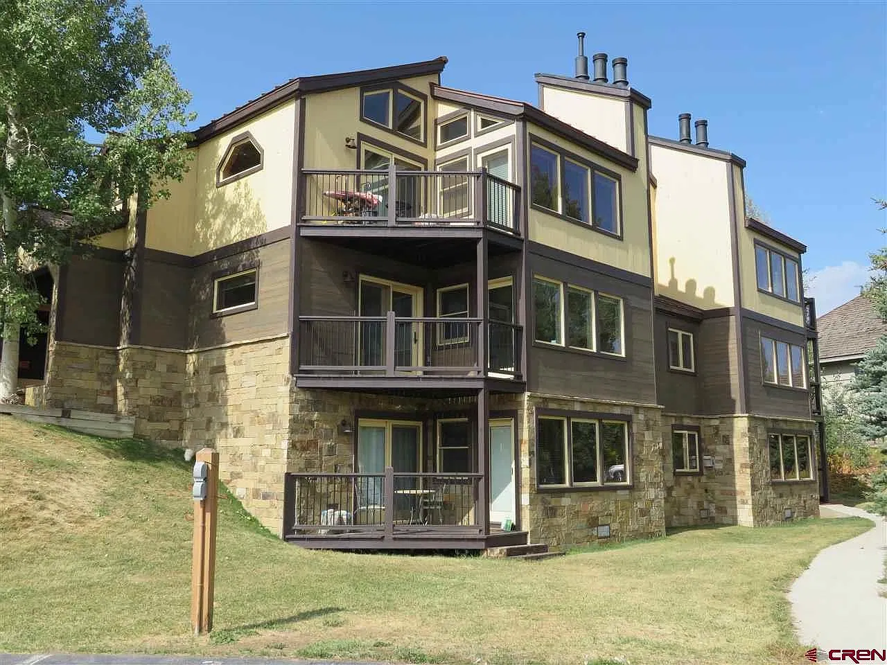 2 bed, 854 sqft, $2,700 — Photo 1
