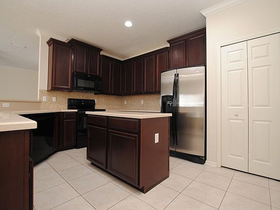 3rd image of 417 Southwood Way