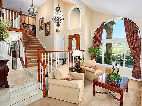 5th image of 3411 Clarendon Pl