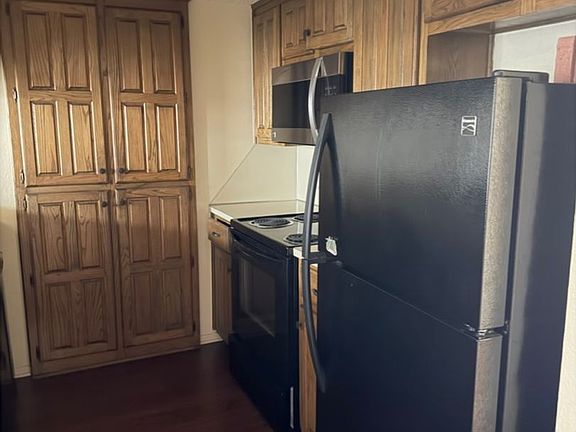 4th image of 704 N 62nd St