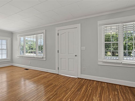 4th image of 236 Belton Dr
