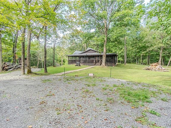 5th image of 672 Pinckney Rd #18