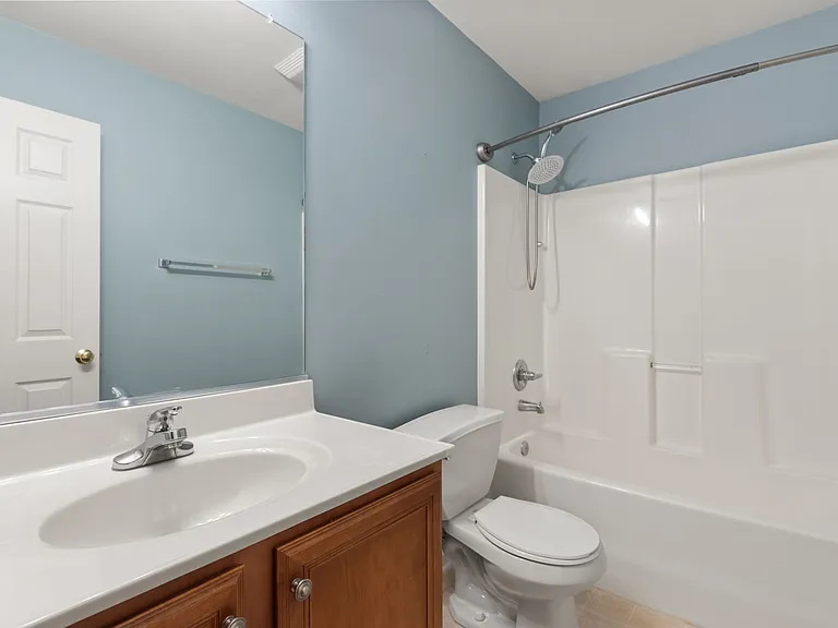 1908 Longburn Dr — Photo 17