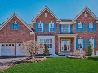 4 ELM DR, Clinton Twp., NJ 08809