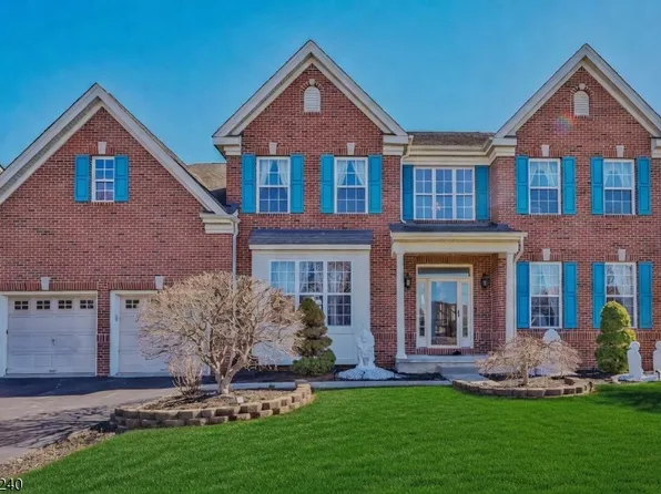 4 ELM DR, Clinton Twp., NJ 08809