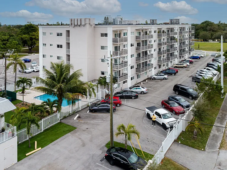 Community View | Apartment Homes For Rent In Miami | Miami Shores