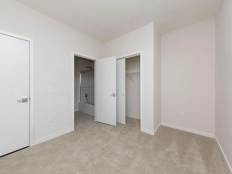 1410 N 31st St — Photo 14