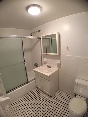 Rented by Nest Seekers International | media 4