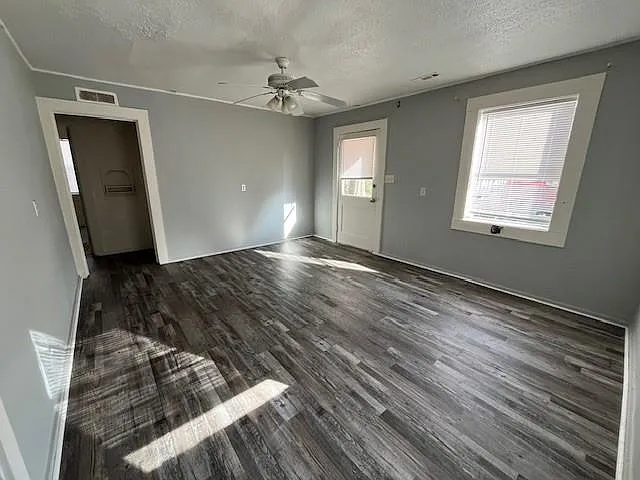 1119 Canton Rd — Photo 2