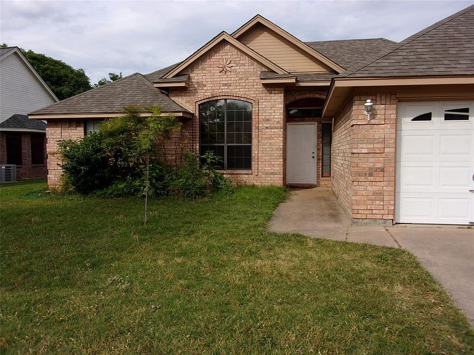 1st image of 1511 Spanish Oak Dr