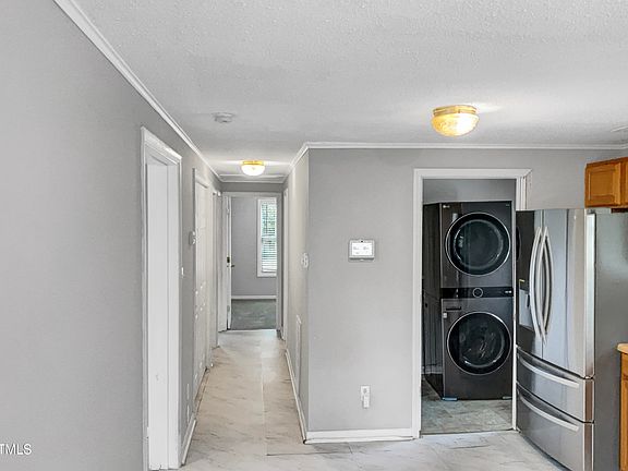 5th image of 2534 Glenbrook Dr