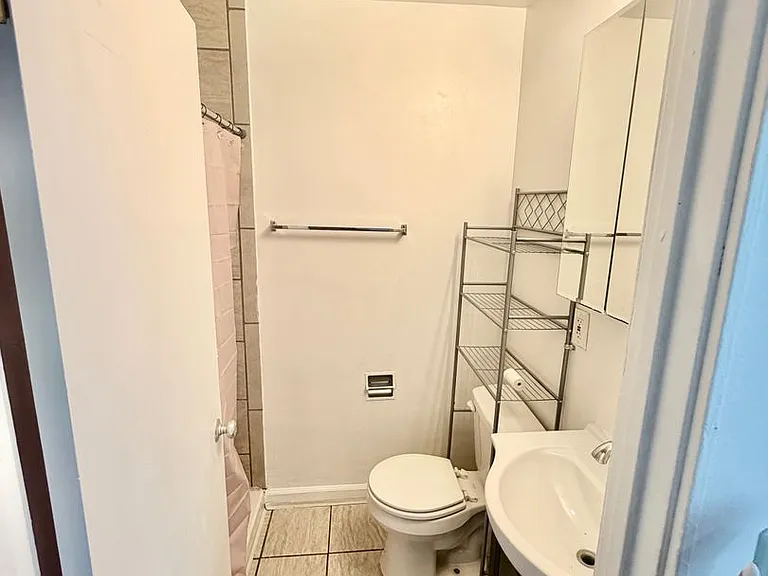 5222 Rainier Ave S — Photo 11