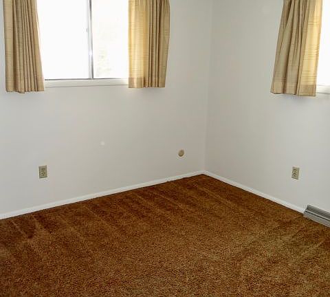 3rd image of 827 Poly Dr APT 1