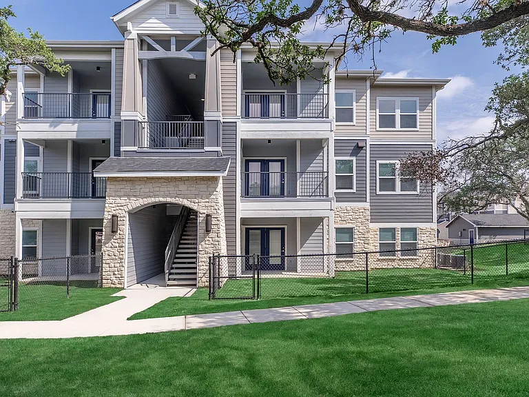 Exterior Vantage at Fair Oaks