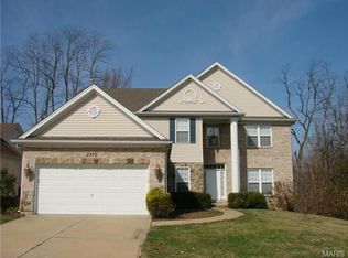 2370 The Courts Dr, Chesterfield, MO 63017
