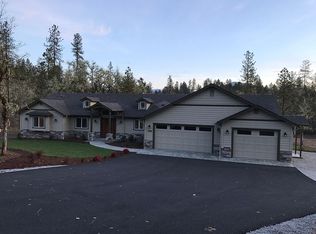 1330 Falcon Crest Ln, Merlin, OR 97532