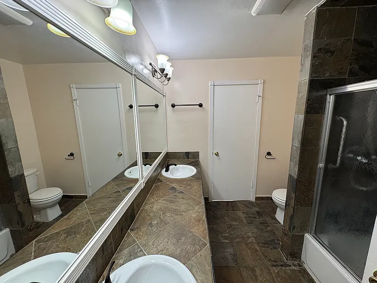 7631 Reseda Blvd — Photo 17